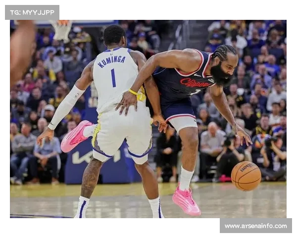 保罗·乔治因右脚踝扭伤将至少缺席两周比赛